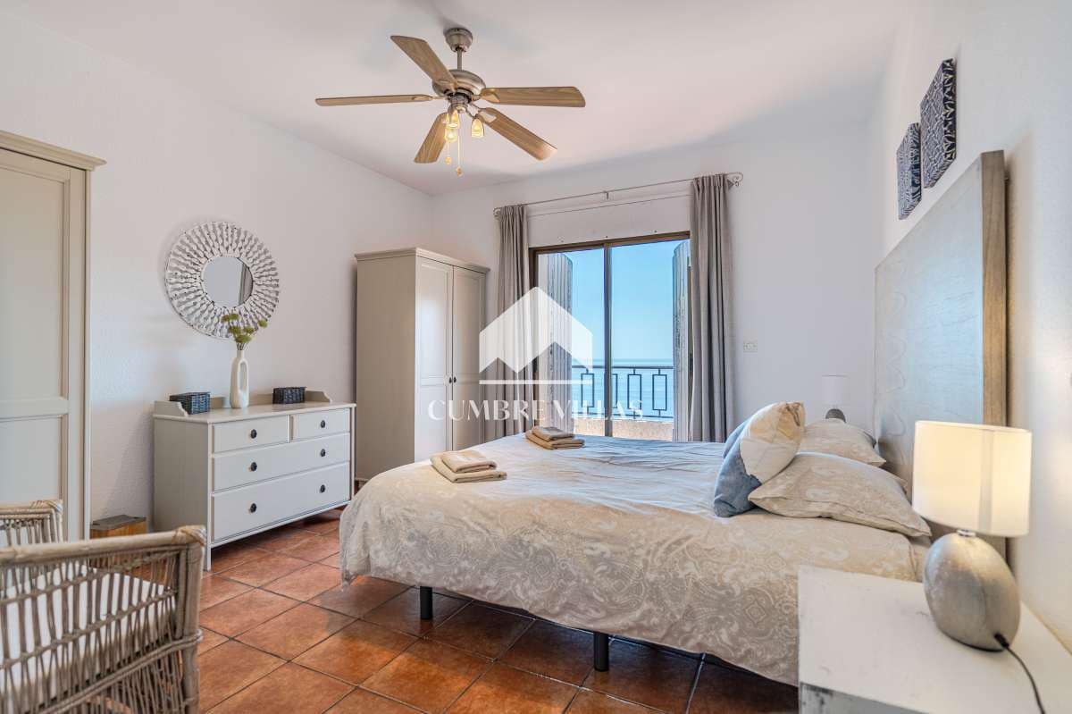 4 slaapkamer Villa te koop in Salobrena met zwembad garage - € 750.000 (Ref: 9891450)