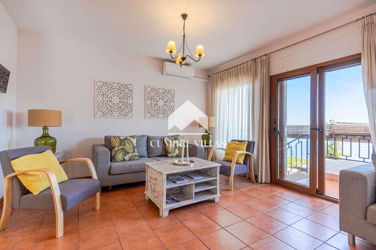 4 slaapkamer Villa te koop in Salobrena met zwembad garage - € 750.000 (Ref: 9891450)