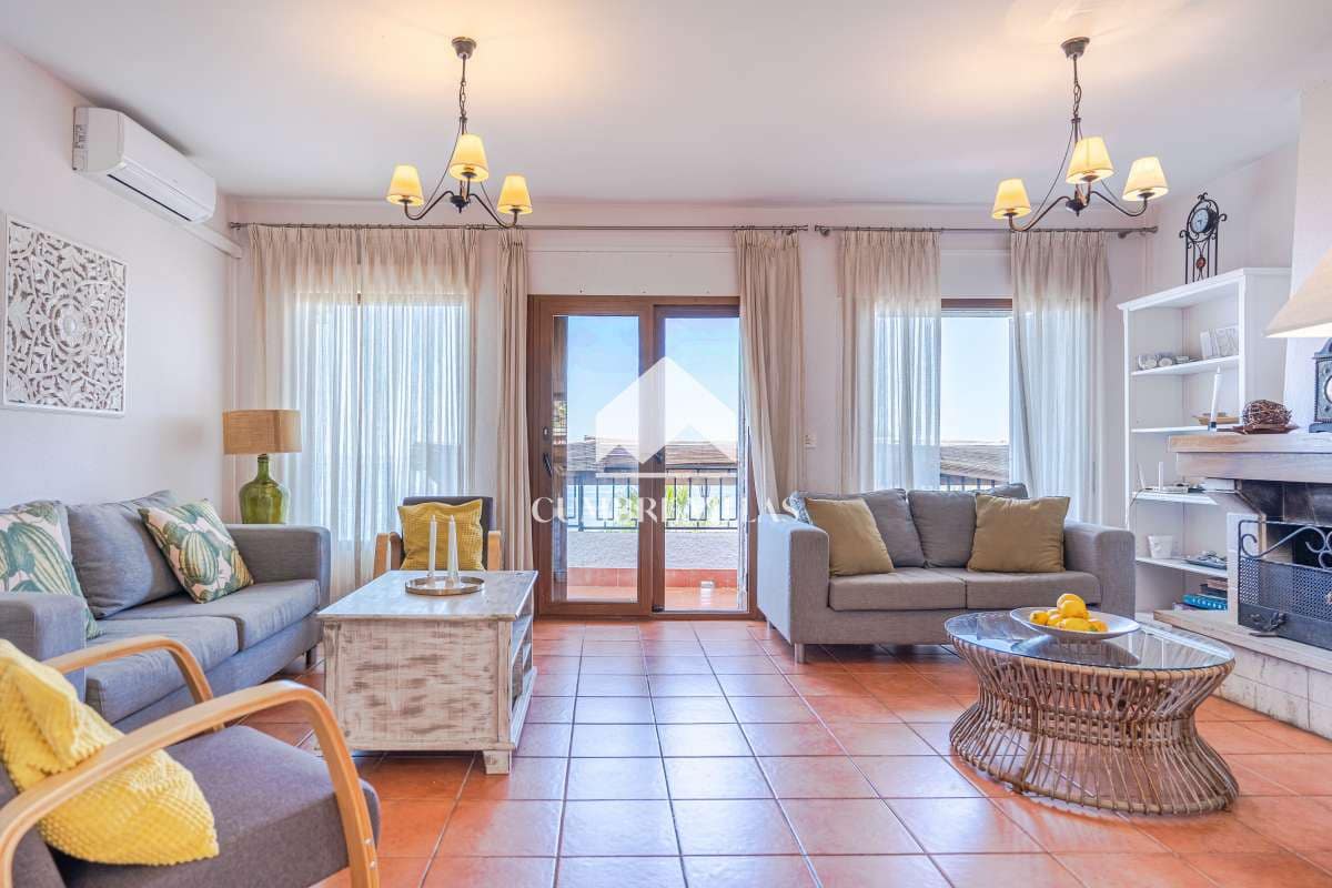 4 slaapkamer Villa te koop in Salobrena met zwembad garage - € 750.000 (Ref: 9891450)