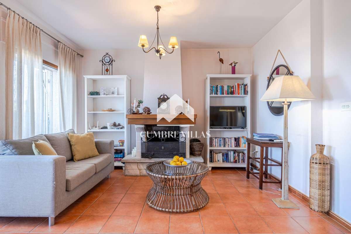 4 slaapkamer Villa te koop in Salobrena met zwembad garage - € 750.000 (Ref: 9891450)