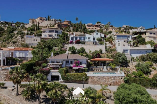 4 slaapkamer Villa te koop in Salobreña met zwembad garage - € 750.000 (Ref: 9891450)