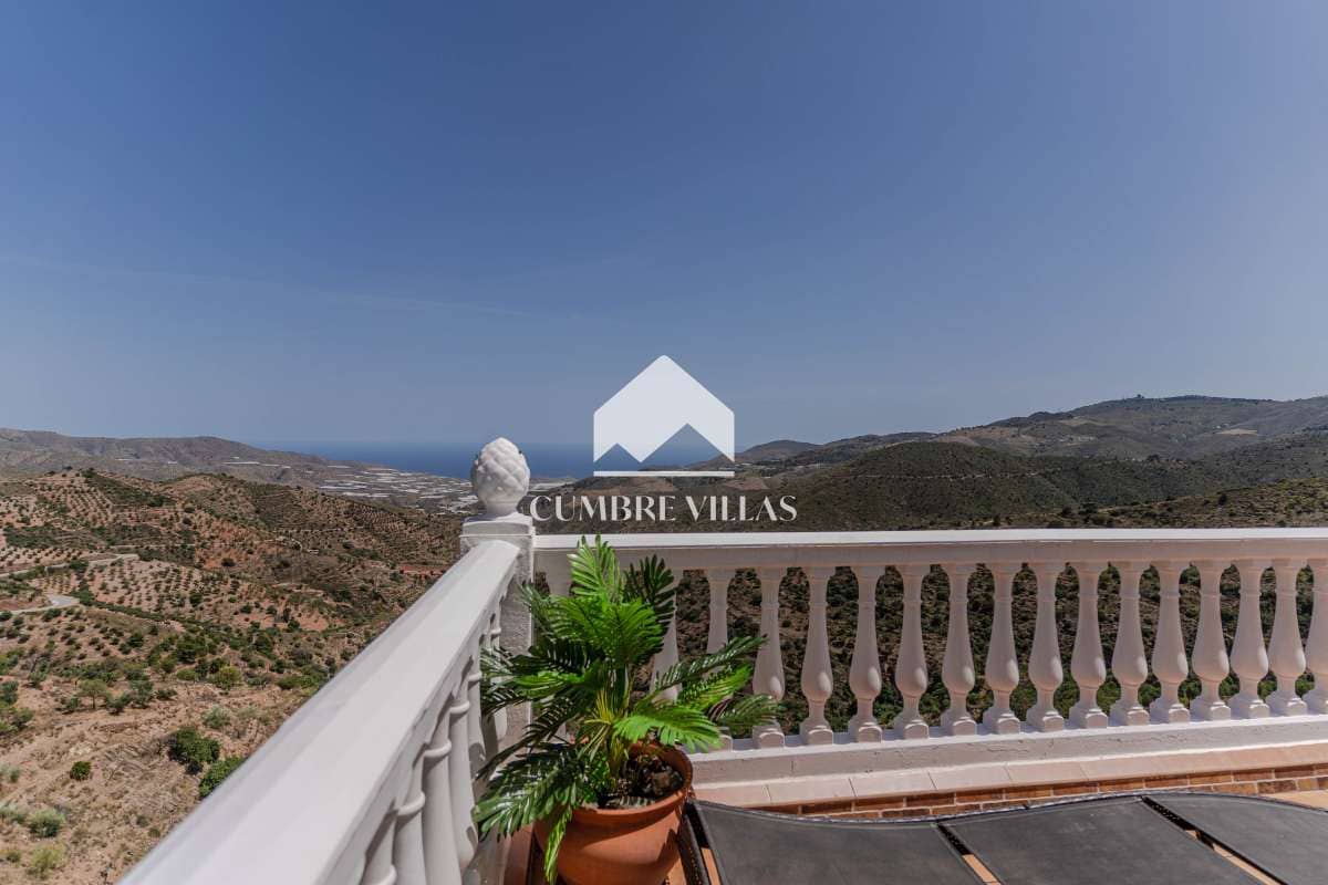 5 bedroom Villa for sale in Lujar with pool garage - € 325,000 (Ref: 9926508)
