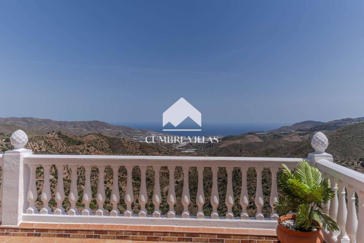 5 bedroom Villa for sale in Lujar with pool garage - € 325,000 (Ref: 9926508)