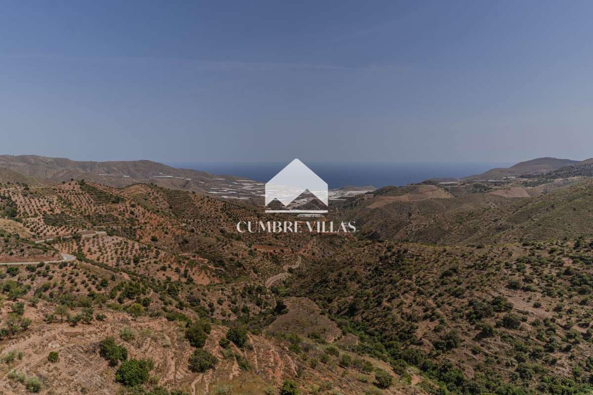 5 bedroom Villa for sale in Lujar with pool garage - € 325,000 (Ref: 9926508)