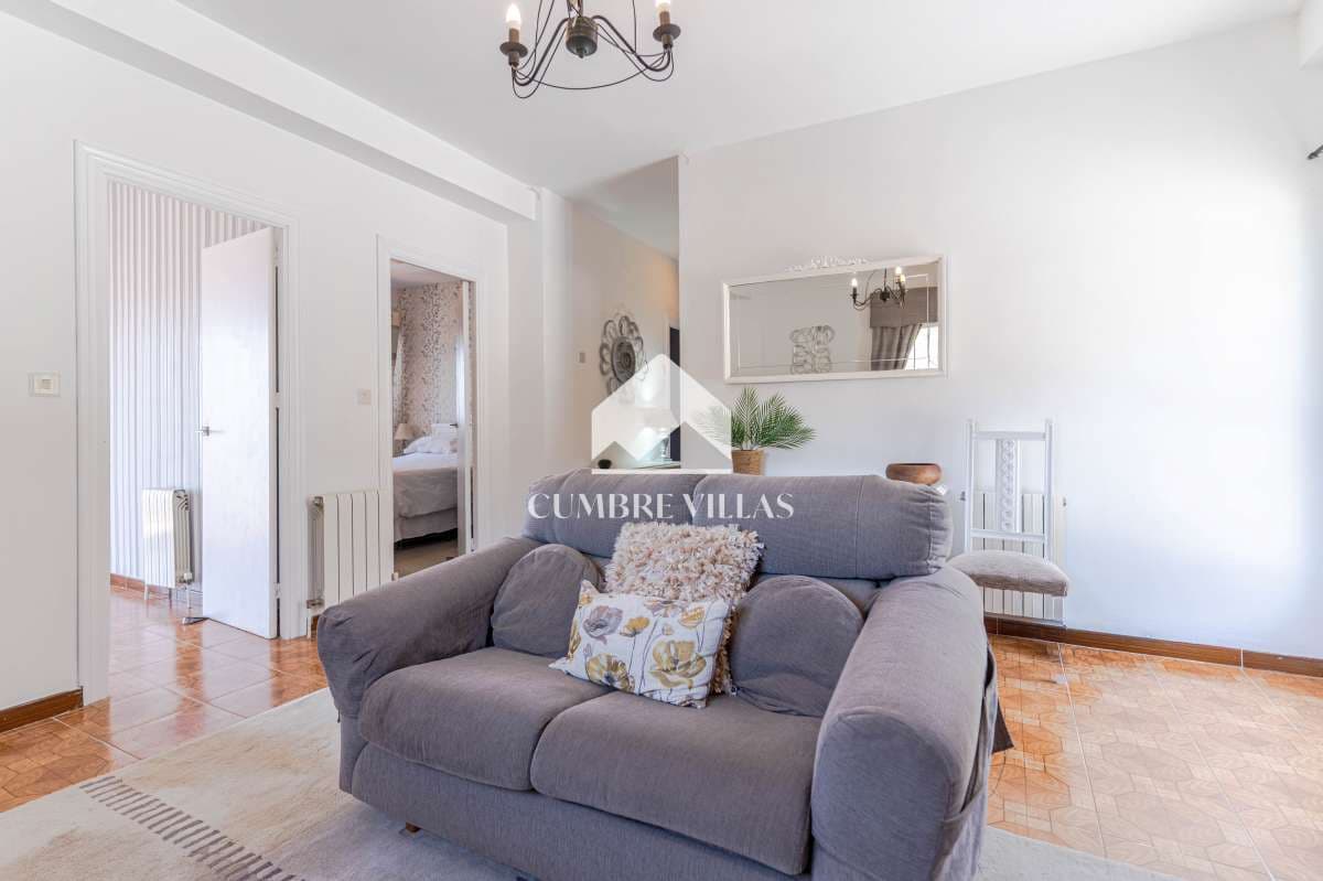 5 bedroom Villa for sale in Lujar with pool garage - € 325,000 (Ref: 9926508)