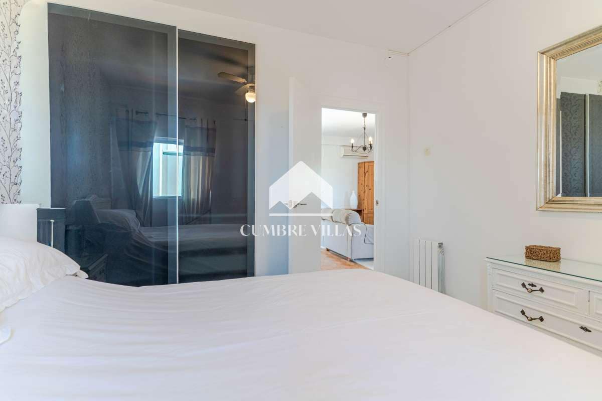 5 bedroom Villa for sale in Lujar with pool garage - € 325,000 (Ref: 9926508)