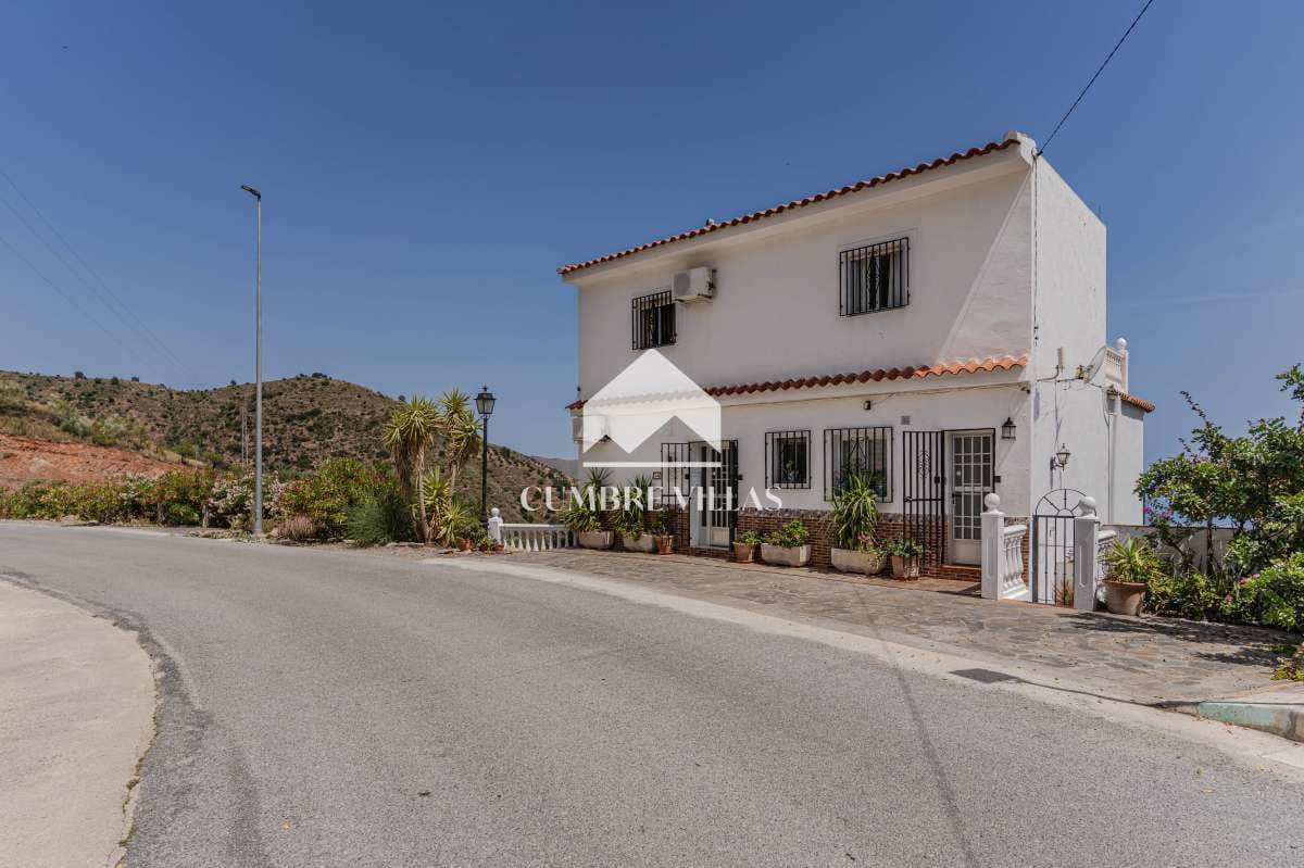 5 bedroom Villa for sale in Lujar with pool garage - € 325,000 (Ref: 9926508)