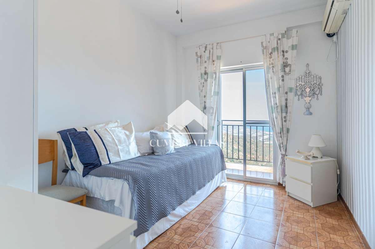 5 bedroom Villa for sale in Lujar with pool garage - € 325,000 (Ref: 9926508)