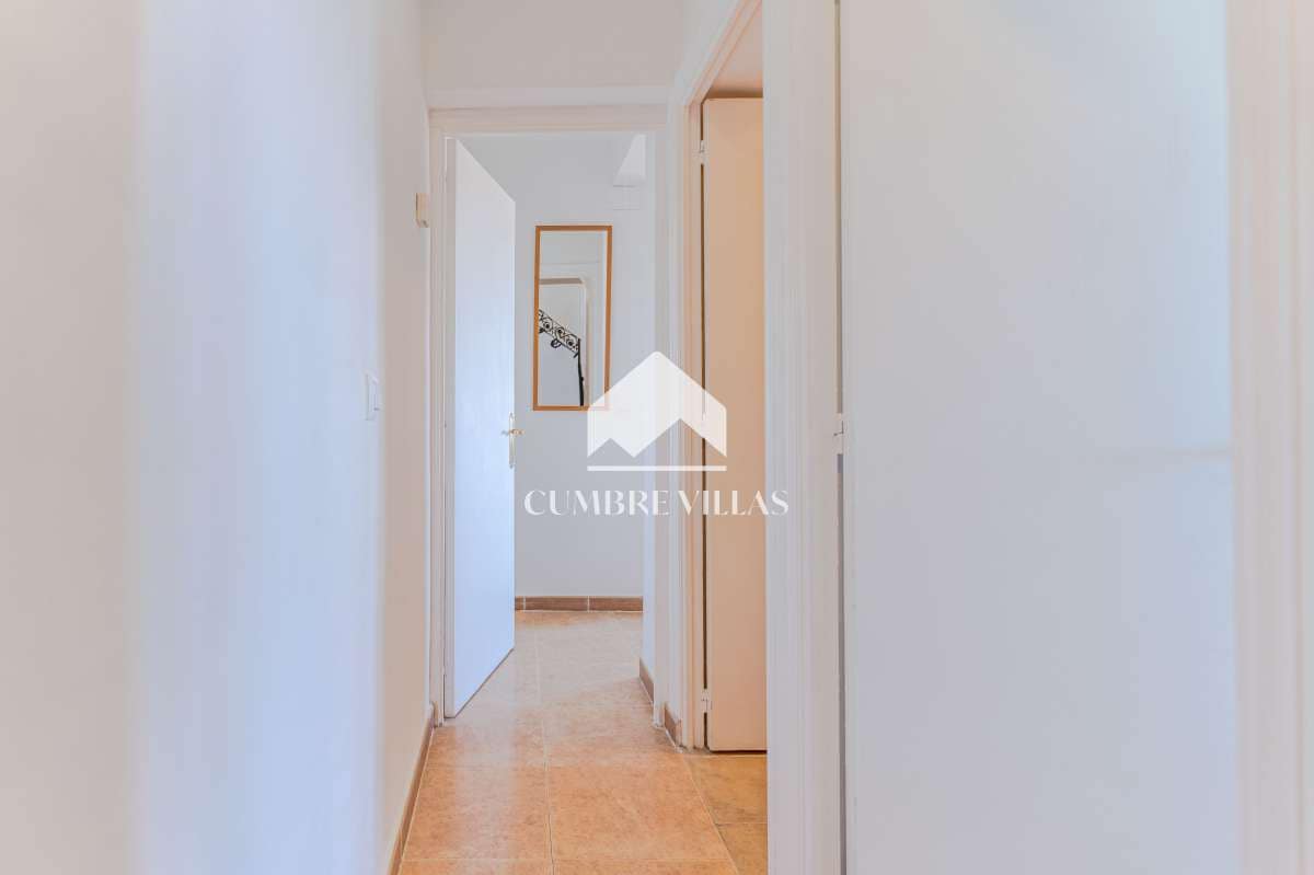 5 bedroom Villa for sale in Lujar with pool garage - € 325,000 (Ref: 9926508)
