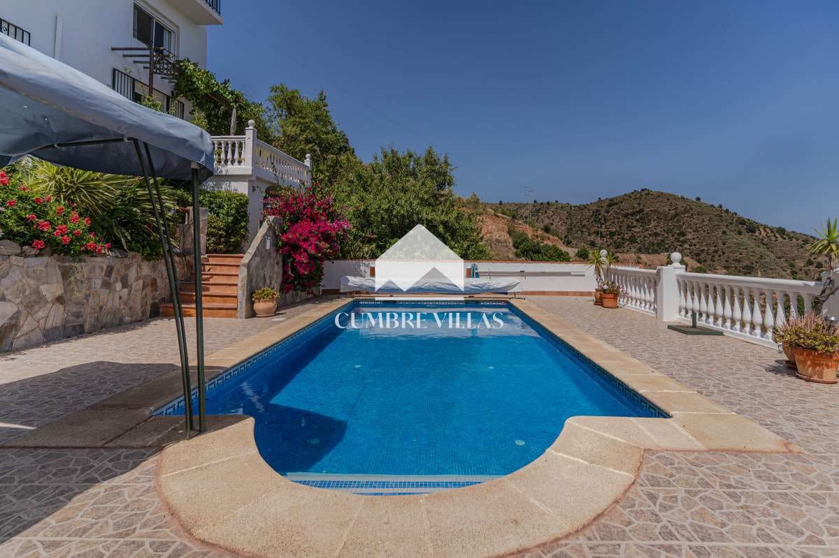 5 bedroom Villa for sale in Lujar with pool garage - € 325,000 (Ref: 9926508)
