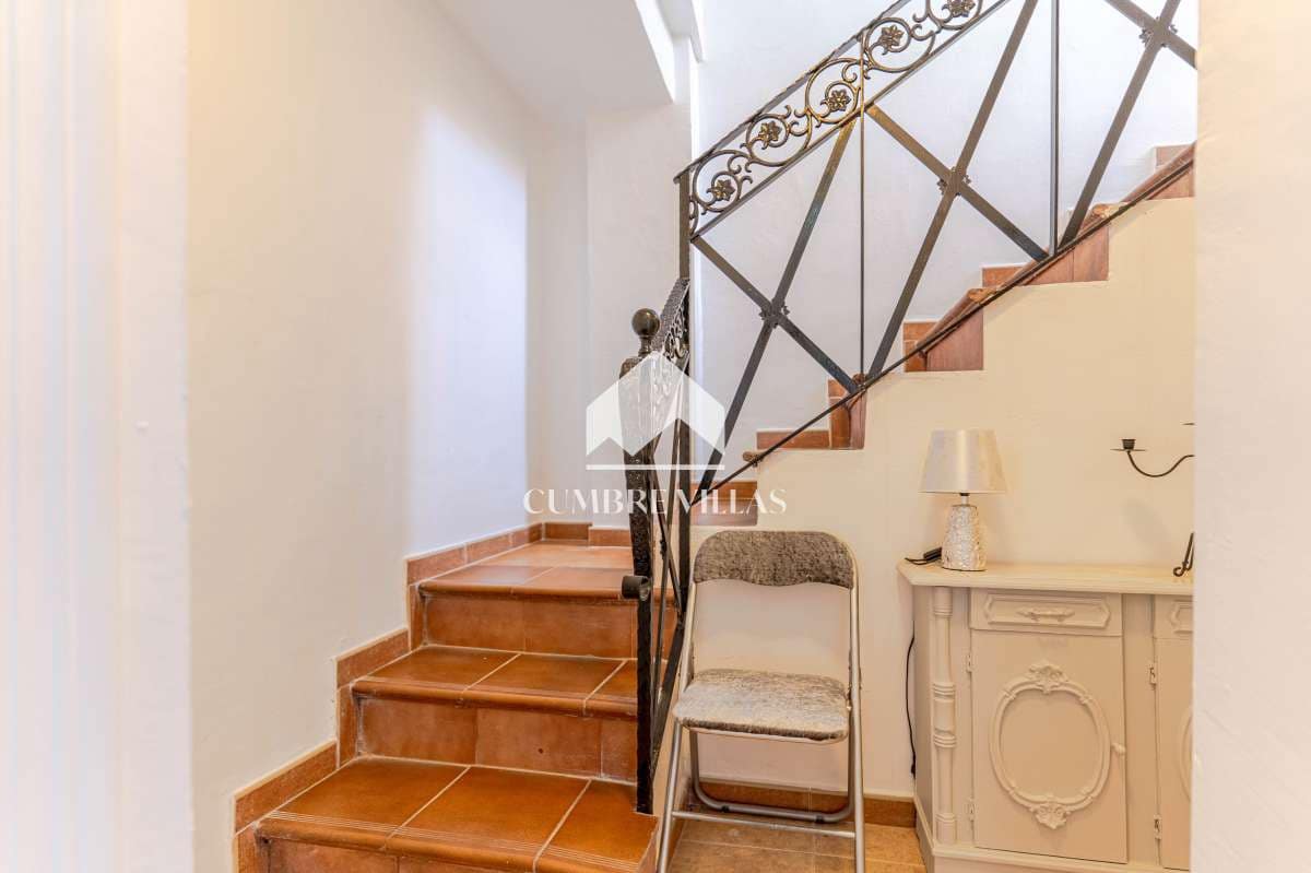 5 bedroom Villa for sale in Lujar with pool garage - € 325,000 (Ref: 9926508)