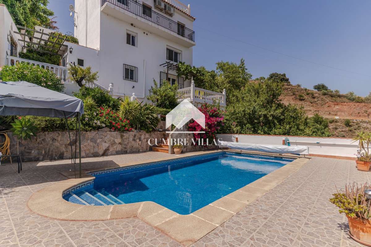 5 bedroom Villa for sale in Lujar with pool garage - € 325,000 (Ref: 9926508)