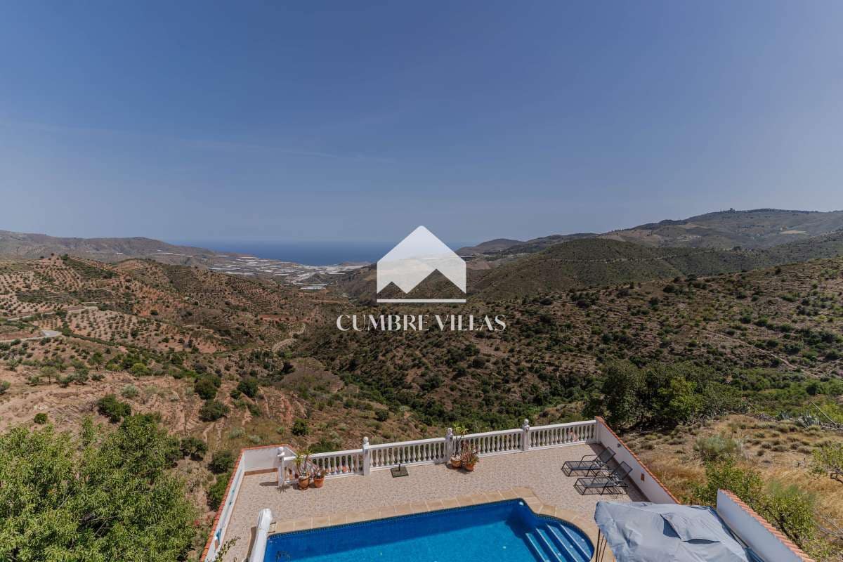 5 bedroom Villa for sale in Lujar with pool garage - € 325,000 (Ref: 9926508)