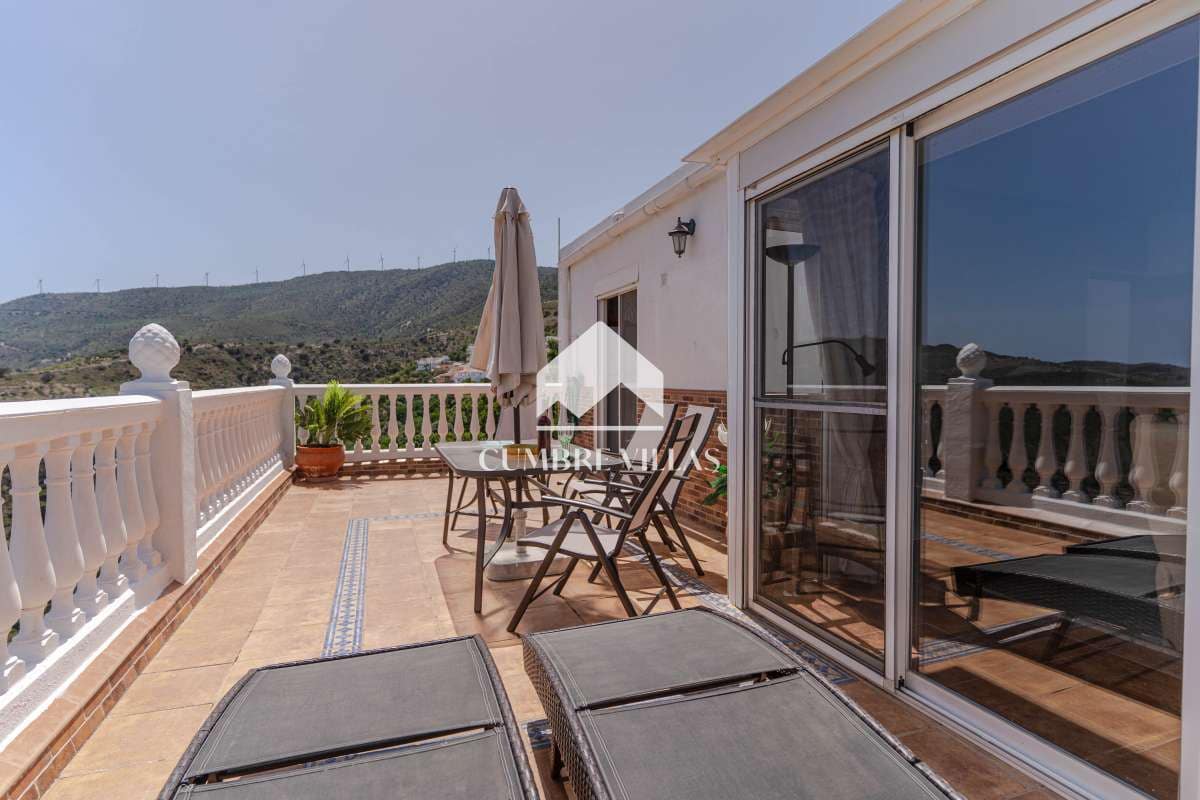5 bedroom Villa for sale in Lujar with pool garage - € 325,000 (Ref: 9926508)