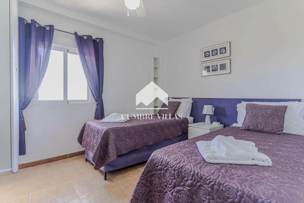 5 bedroom Villa for sale in Lujar with pool garage - € 325,000 (Ref: 9926508)