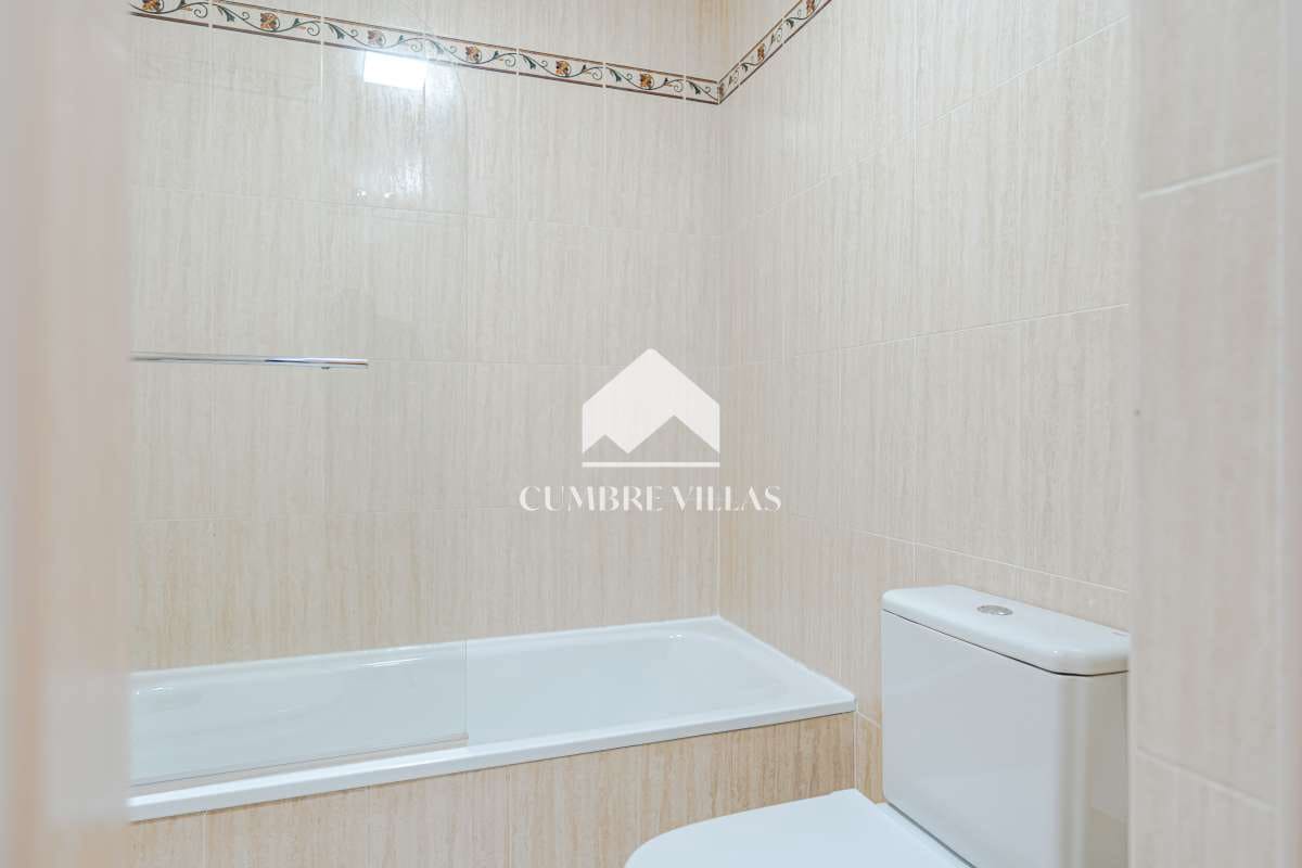 3 sypialnia Apartament na sprzedaż w La Herradura z basenem - 449 000 € (Ref: 9932556)