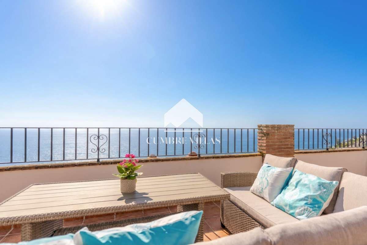 3 sypialnia Apartament na sprzedaż w La Herradura z basenem - 449 000 € (Ref: 9932556)