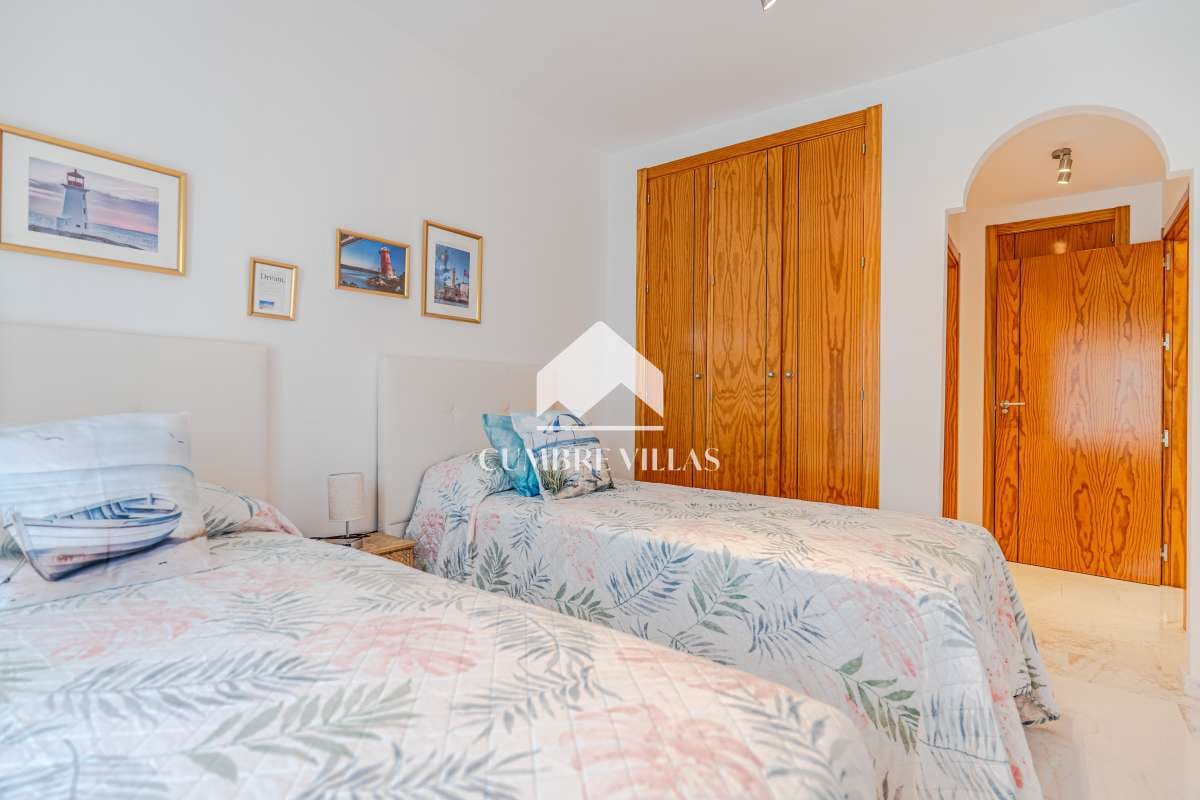 3 sypialnia Apartament na sprzedaż w La Herradura z basenem - 449 000 € (Ref: 9932556)