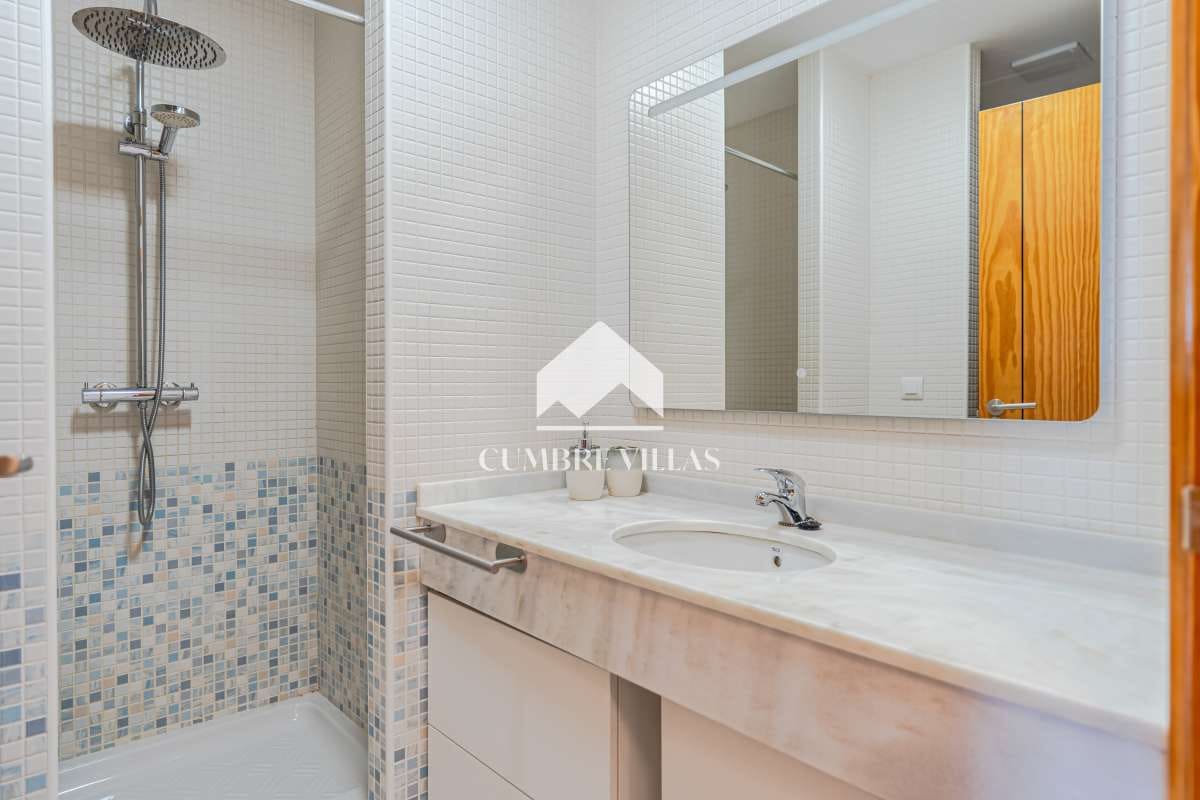 3 sypialnia Apartament na sprzedaż w La Herradura z basenem - 449 000 € (Ref: 9932556)