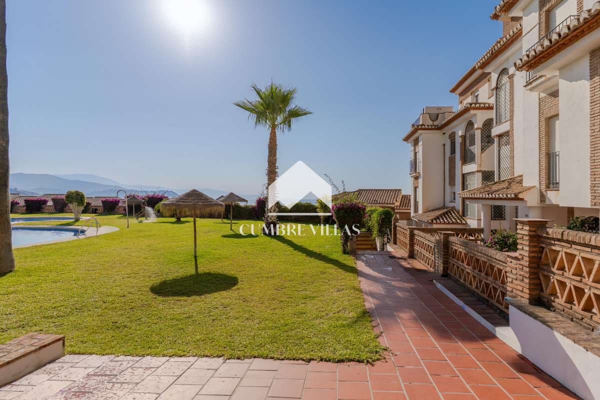 3 sypialnia Apartament na sprzedaż w La Herradura z basenem - 449 000 € (Ref: 9932556)