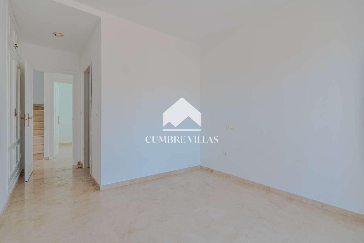 4 quarto Moradia para venda em Almunecar com piscina garagem - 625 000 € (Ref: 9948955)