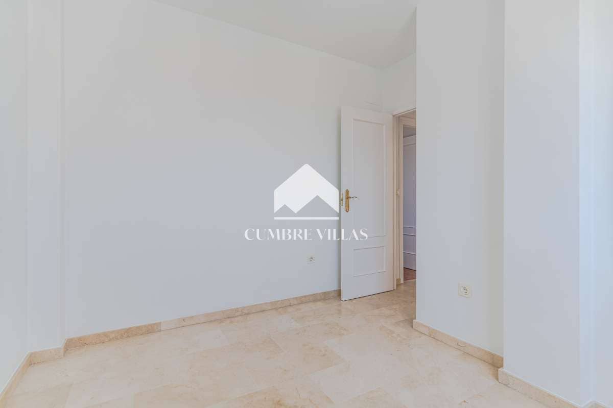 4 quarto Moradia para venda em Almunecar com piscina garagem - 625 000 € (Ref: 9948955)