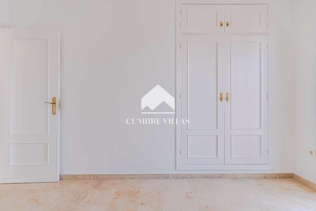 4 quarto Moradia para venda em Almunecar com piscina garagem - 625 000 € (Ref: 9948955)