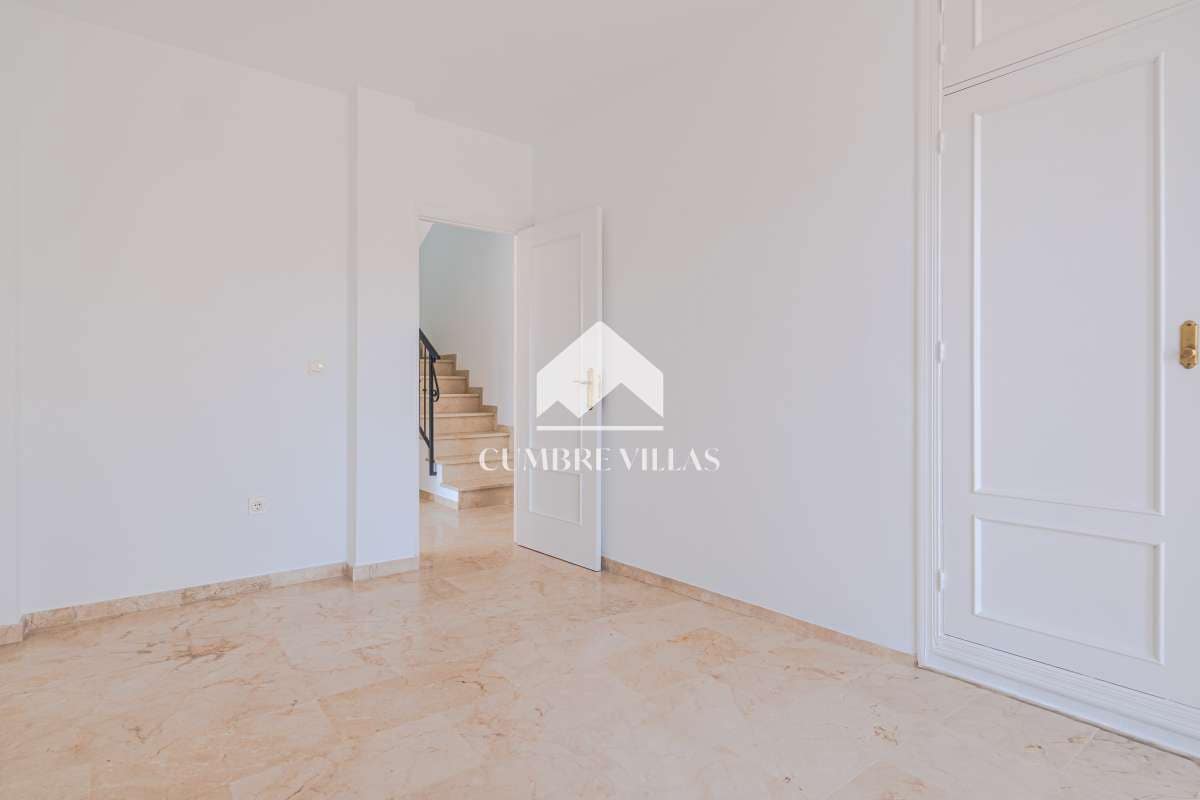 4 quarto Moradia para venda em Almunecar com piscina garagem - 625 000 € (Ref: 9948955)
