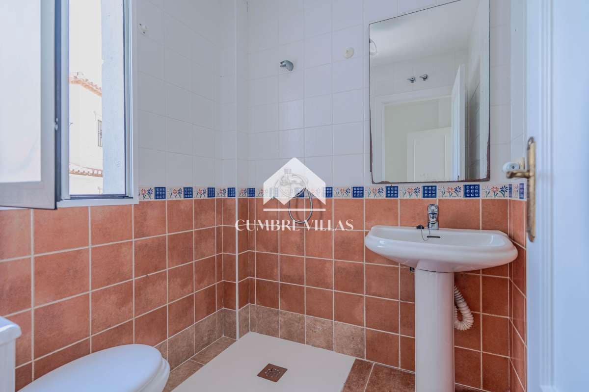 4 quarto Moradia para venda em Almunecar com piscina garagem - 625 000 € (Ref: 9948955)