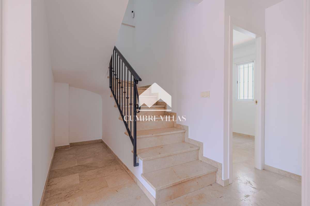 4 quarto Moradia para venda em Almunecar com piscina garagem - 625 000 € (Ref: 9948955)