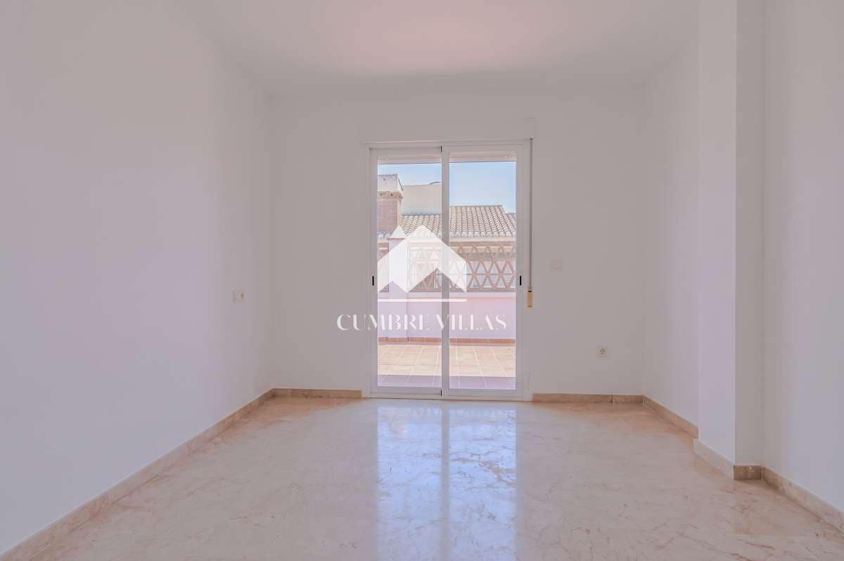 4 quarto Moradia para venda em Almunecar com piscina garagem - 625 000 € (Ref: 9948955)