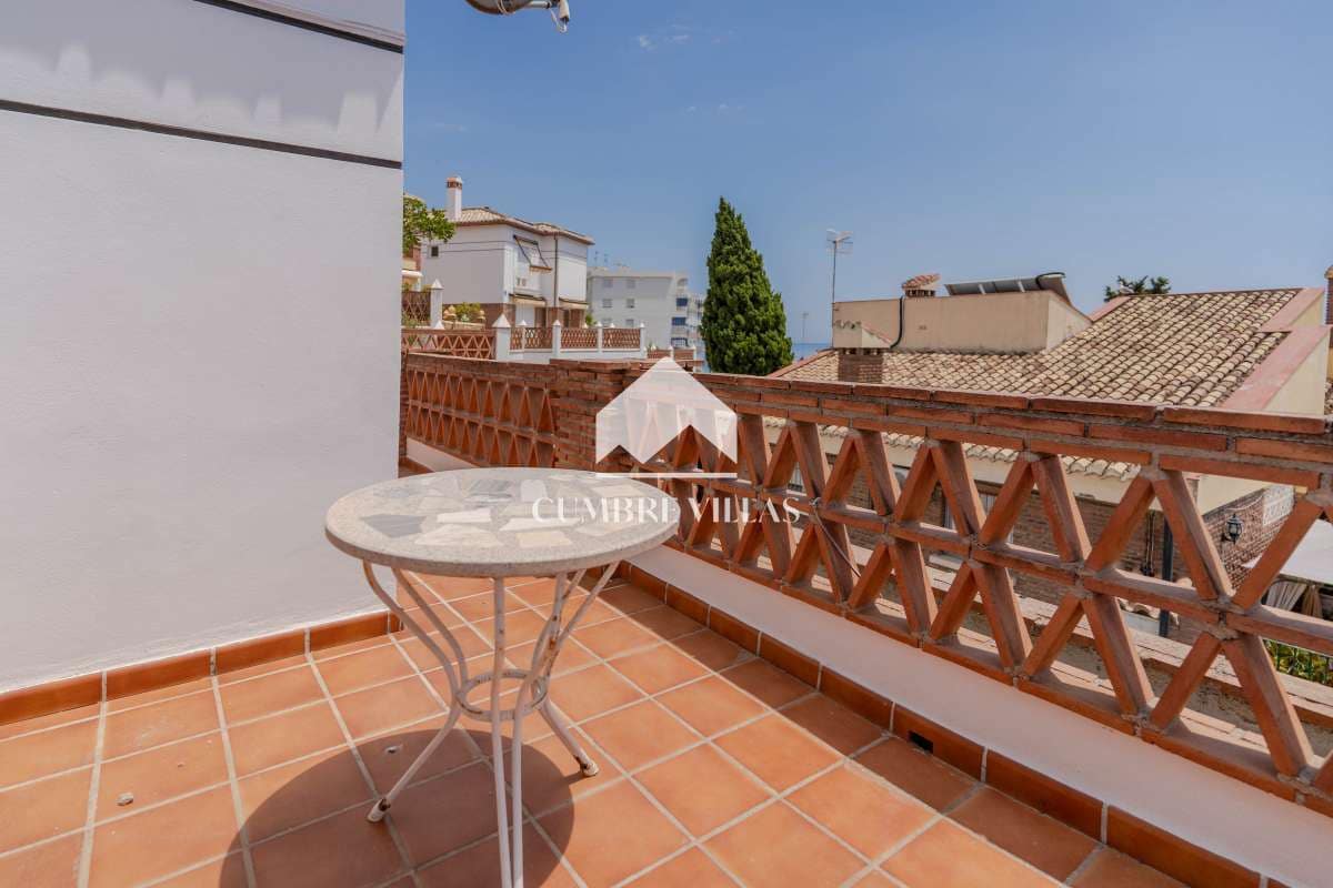 4 quarto Moradia para venda em Almunecar com piscina garagem - 625 000 € (Ref: 9948955)