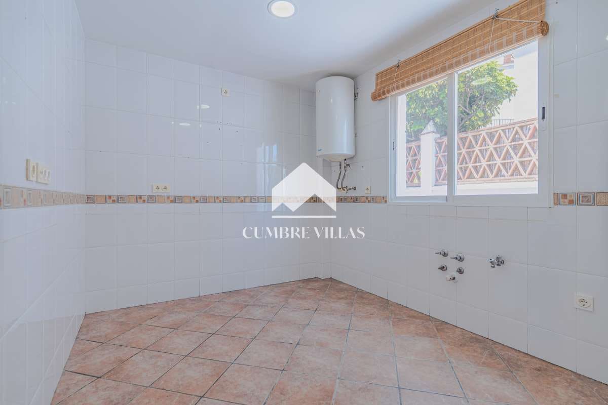 4 quarto Moradia para venda em Almunecar com piscina garagem - 625 000 € (Ref: 9948955)