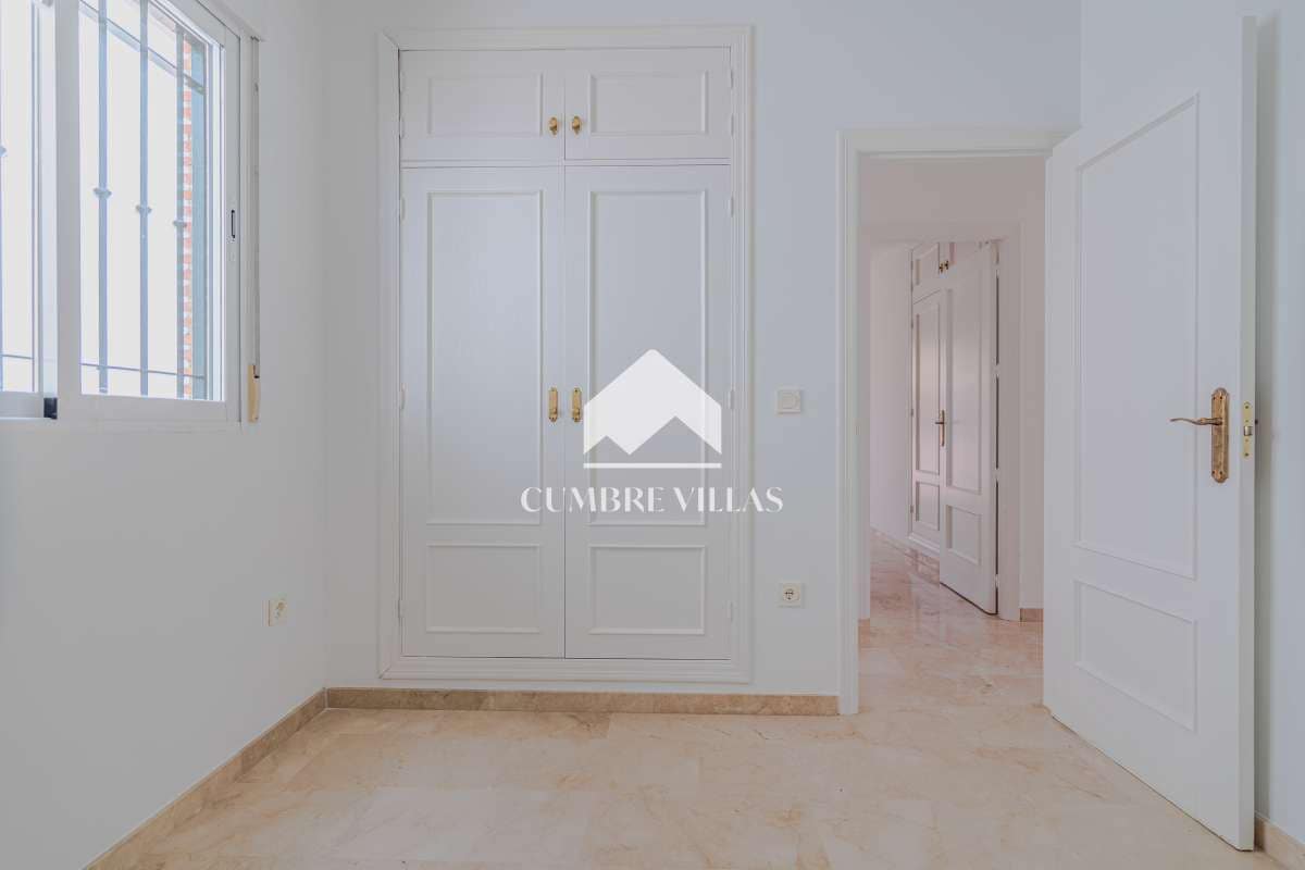 4 quarto Moradia para venda em Almunecar com piscina garagem - 625 000 € (Ref: 9948955)
