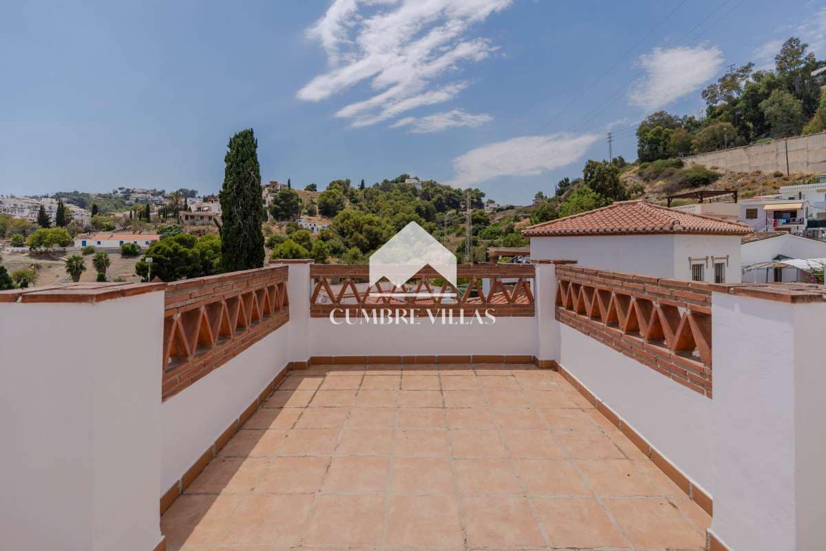 4 quarto Moradia para venda em Almunecar com piscina garagem - 625 000 € (Ref: 9948955)