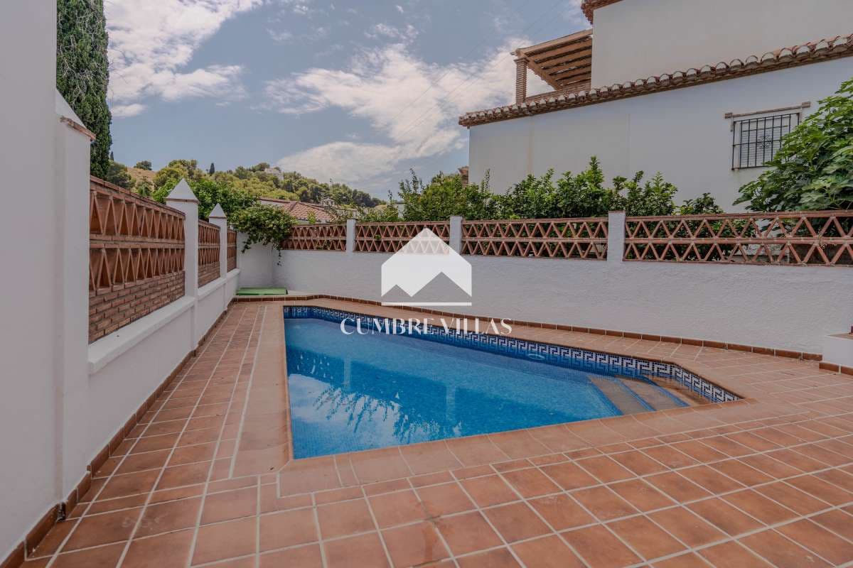 4 quarto Moradia para venda em Almunecar com piscina garagem - 625 000 € (Ref: 9948955)
