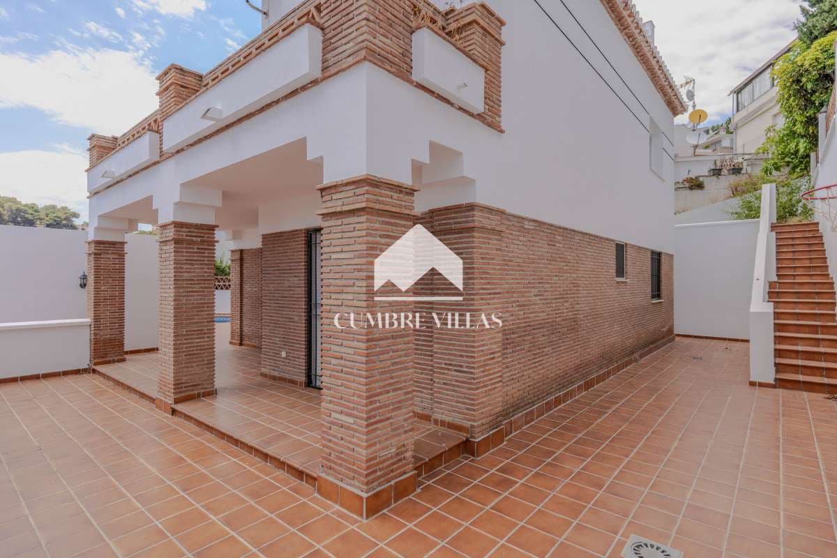 4 quarto Moradia para venda em Almunecar com piscina garagem - 625 000 € (Ref: 9948955)