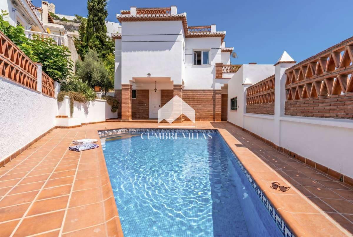 4 bedroom Villa for sale in Almunecar with pool garage - € 625,000 (Ref: 9948955)