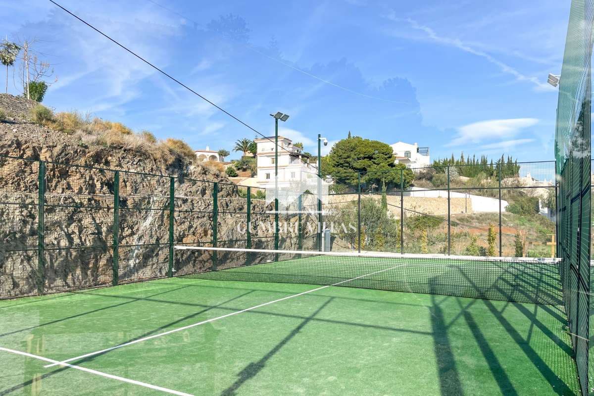4 sypialnia Willa na sprzedaż w Salobrena z basenem garażem - 1 443 750 € (Ref: 9956658)