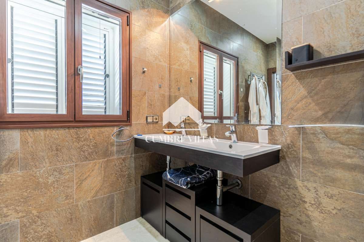 4 camera da letto Villa in vendita in Almunecar con piscina garage - 990.000 € (Rif: 9965963)