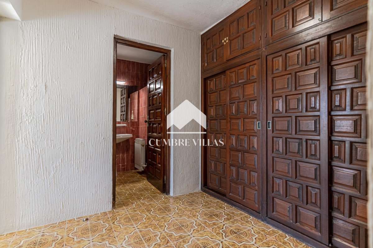 3 sovrum Villa till salu i Almunecar med pool garage - 895 000 € (Ref: 9990005)