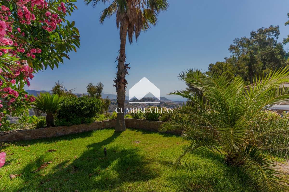 3 sovrum Villa till salu i Almunecar med pool garage - 895 000 € (Ref: 9990005)