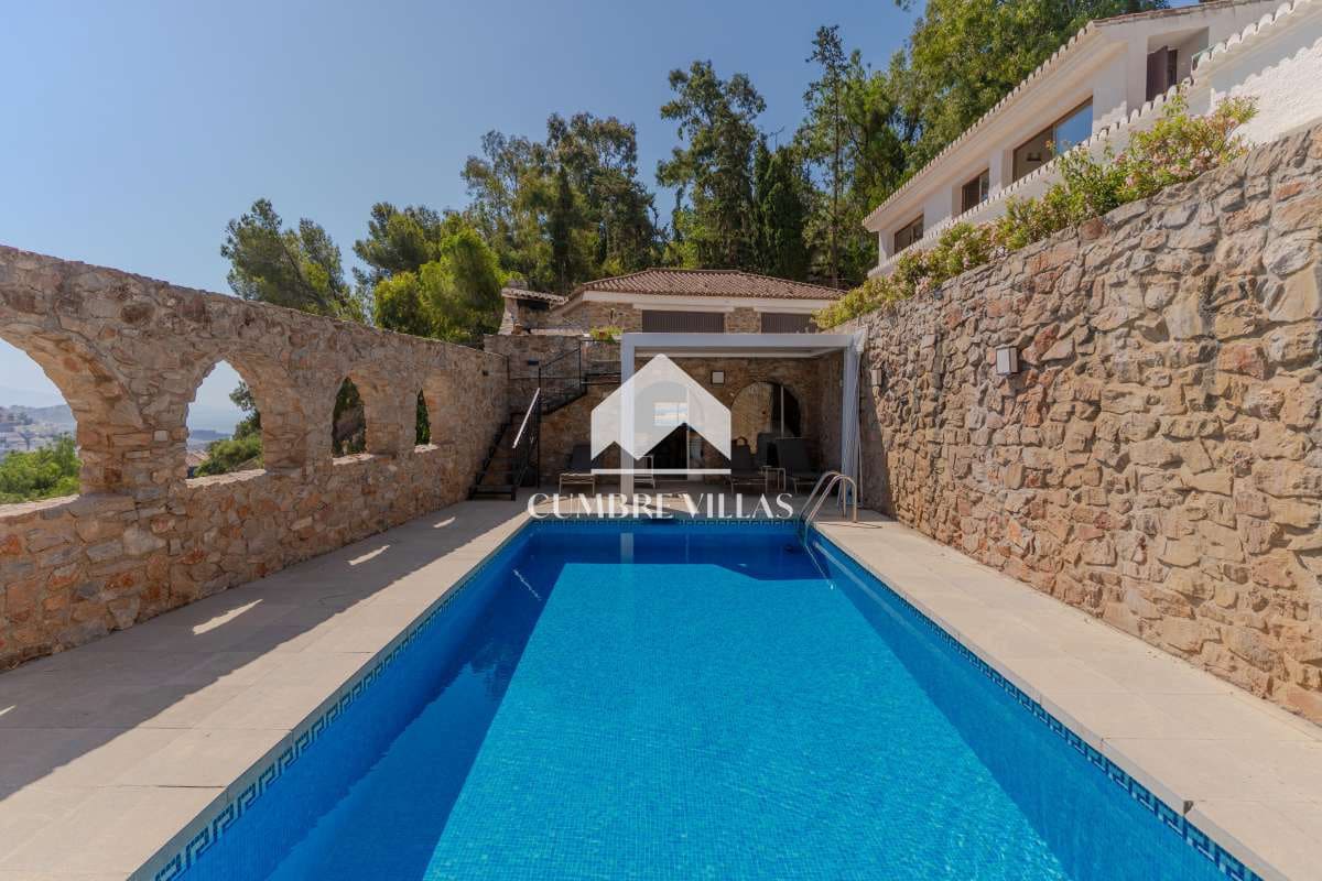 3 sovrum Villa till salu i Almunecar med pool garage - 895 000 € (Ref: 9990005)