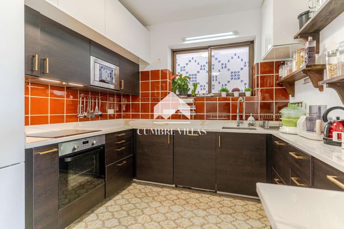 3 sovrum Villa till salu i Almunecar med pool garage - 895 000 € (Ref: 9990005)