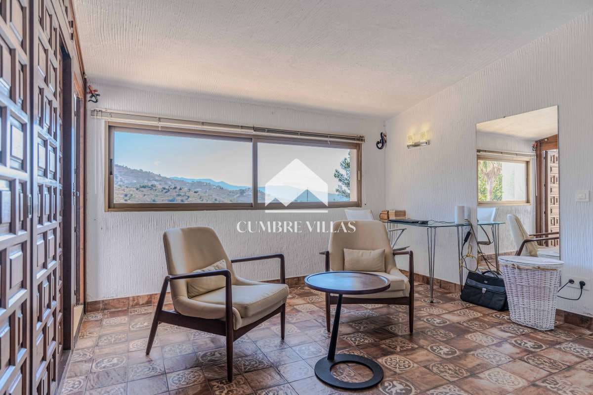 3 sovrum Villa till salu i Almunecar med pool garage - 895 000 € (Ref: 9990005)
