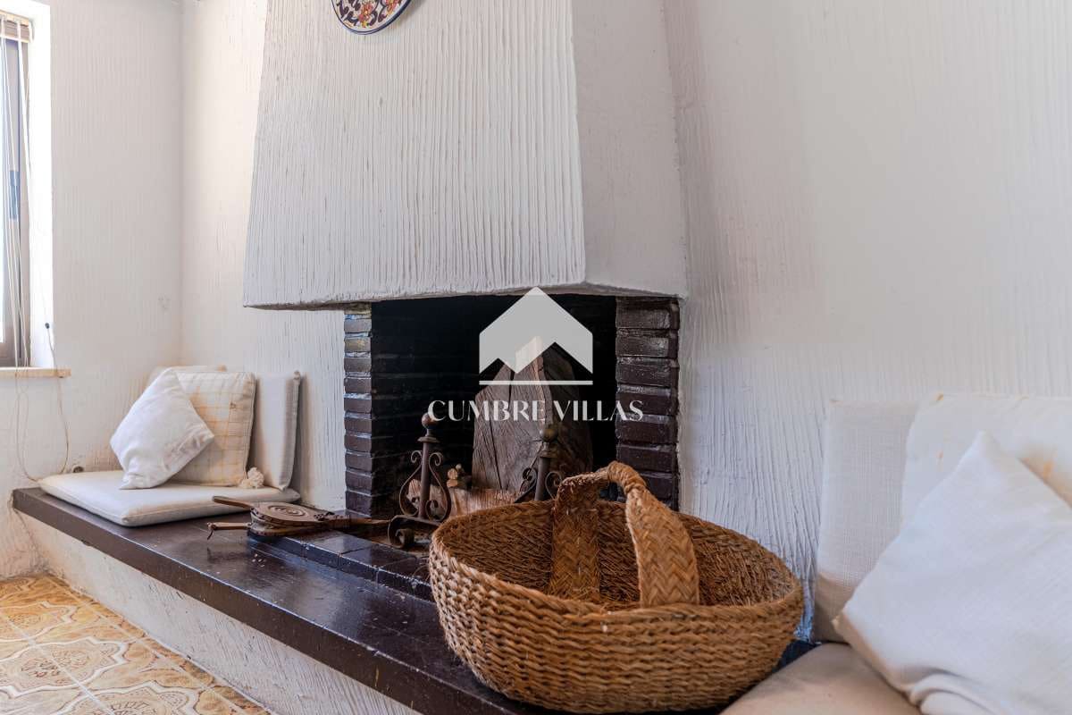 3 sovrum Villa till salu i Almunecar med pool garage - 895 000 € (Ref: 9990005)