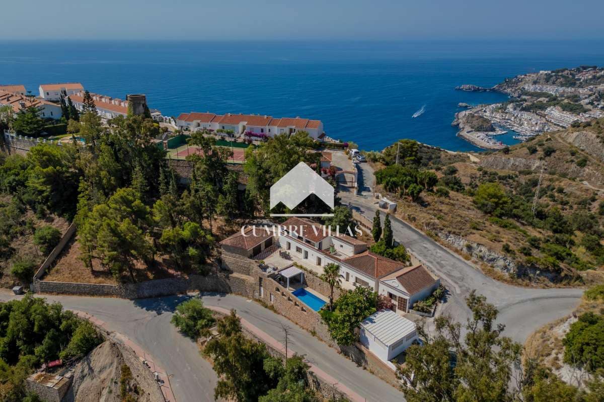 3 sovrum Villa till salu i Almunecar med pool garage - 895 000 € (Ref: 9990005)