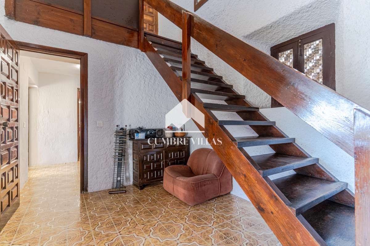 3 sovrum Villa till salu i Almunecar med pool garage - 895 000 € (Ref: 9990005)
