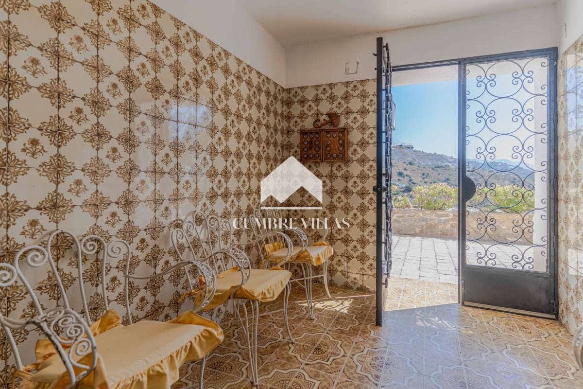 3 sovrum Villa till salu i Almunecar med pool garage - 895 000 € (Ref: 9990005)