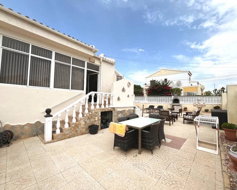 2 Zimmer Bungalow zu verkaufen in Ciudad Quesada mit Pool - 165.000 € (Ref: 10019663)